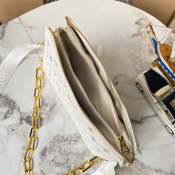 Louis Vuitton Bag - Picture 7 of 7